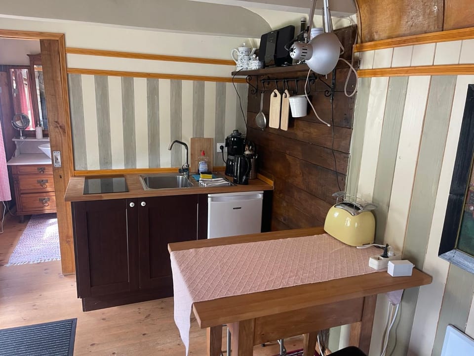 Kitchen or kitchenette, Food
