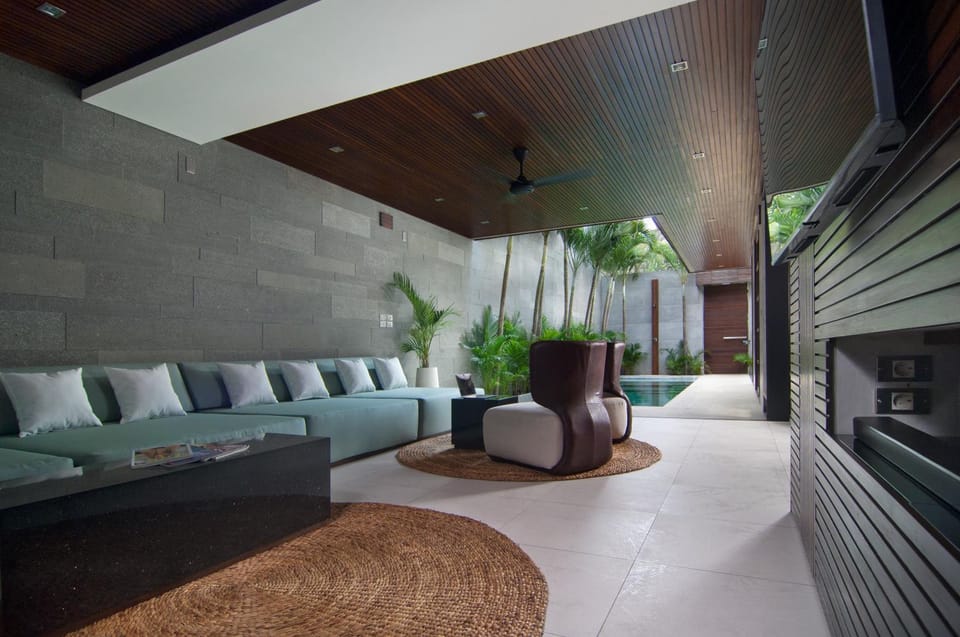 4BR Villa Kamis - Minggu Villas Seminyak Villa in Kuta