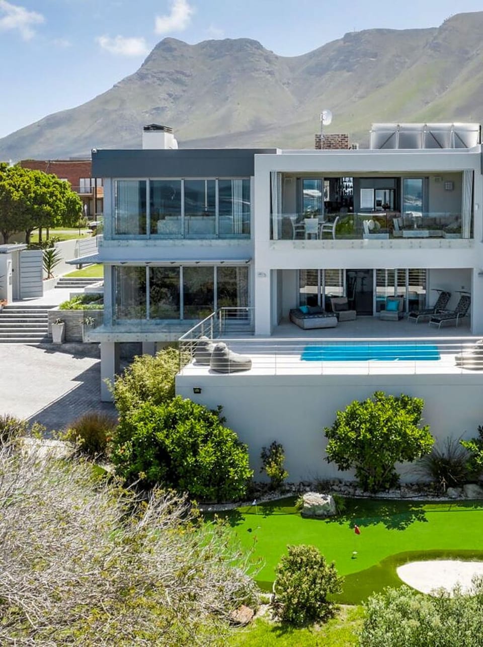 Property building, Swimming pool