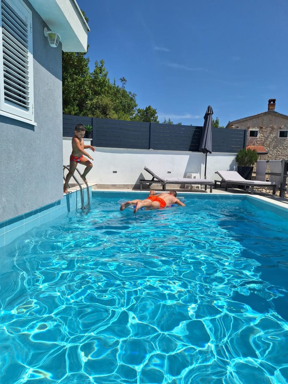 Swimming pool