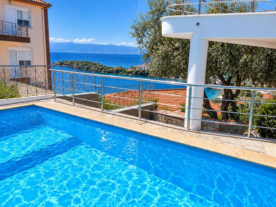 Property building, Swimming pool