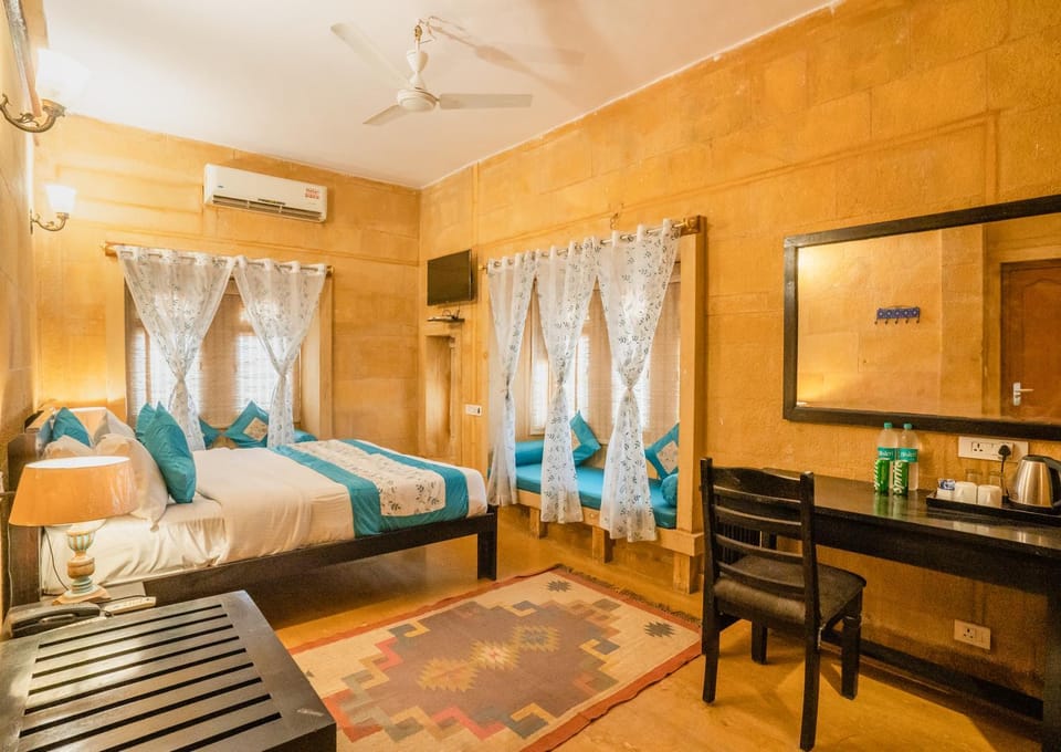 Bed, TV and multimedia, Bedroom, bunk bed