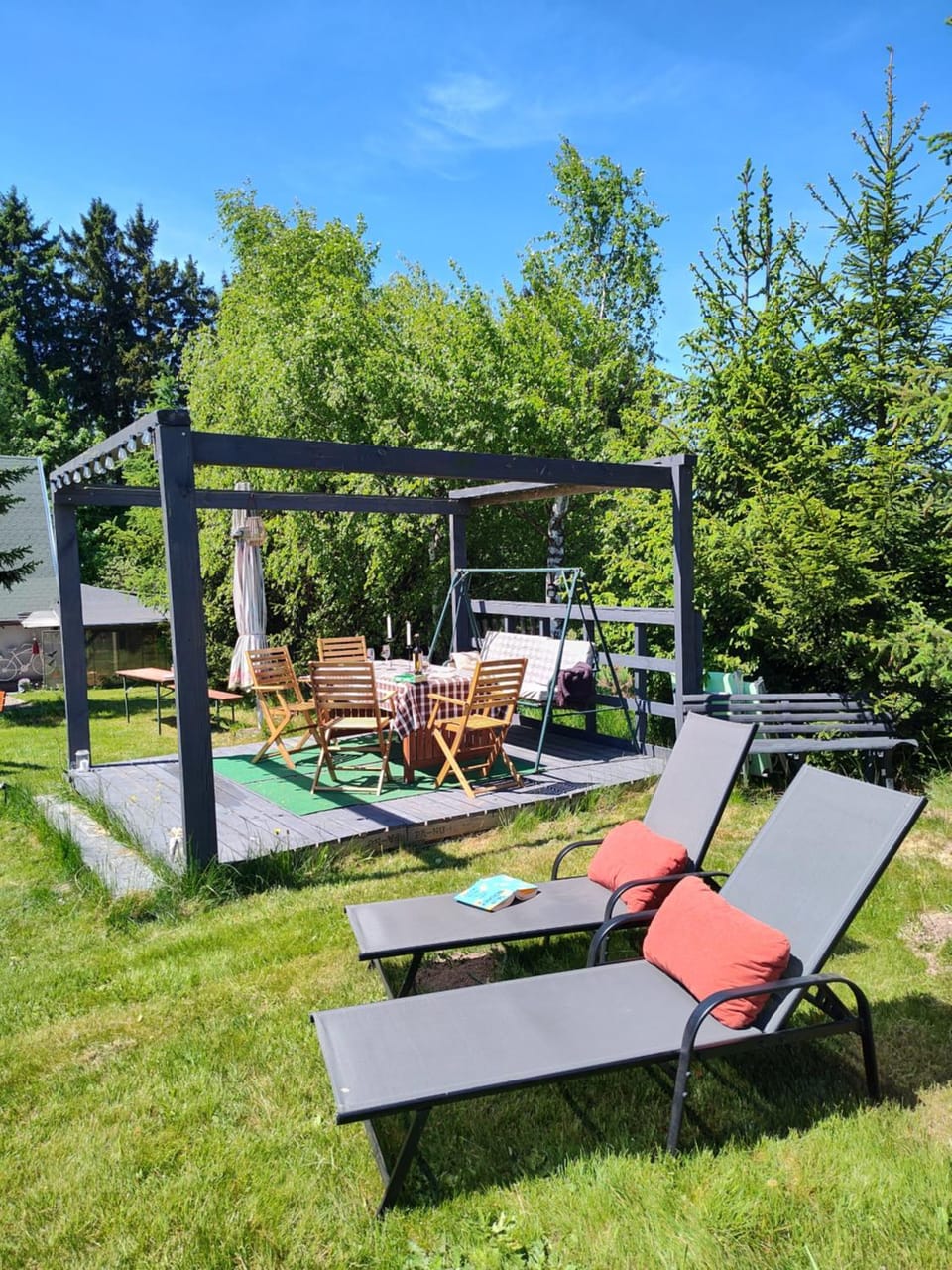 Patio, Natural landscape, Garden, Evening entertainment, Garden view, sunbed