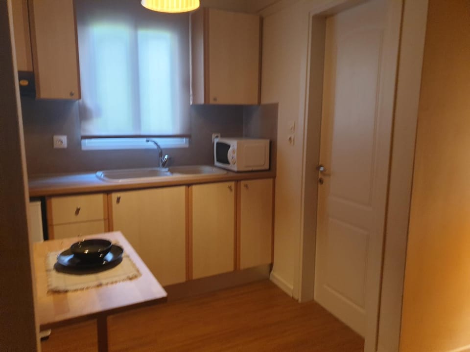 A pleasent small -studio close to the port of Volos Apartment in Volos