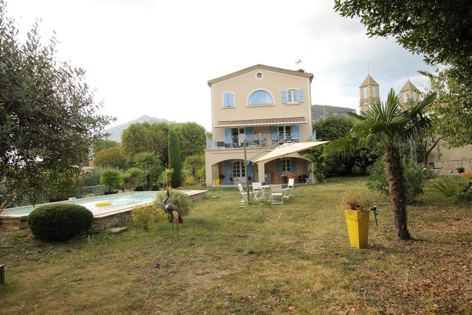 BLANCHARD Alain au 8 Bd du temple Bed and Breakfast in Occitanie