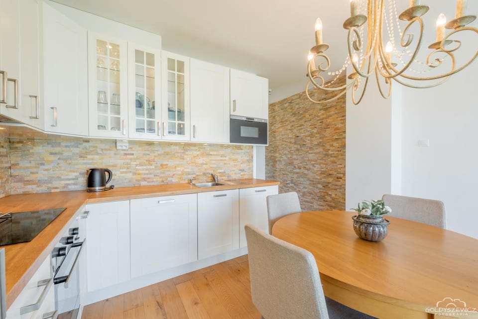 Horyzont Apartamenty -Apartament Willa Karl- Blisko Centrum Apartment in West Pomeranian Voivodeship, Poland