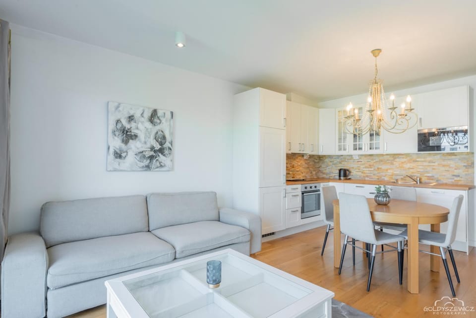 Horyzont Apartamenty -Apartament Willa Karl- Blisko Centrum Apartment in West Pomeranian Voivodeship, Poland