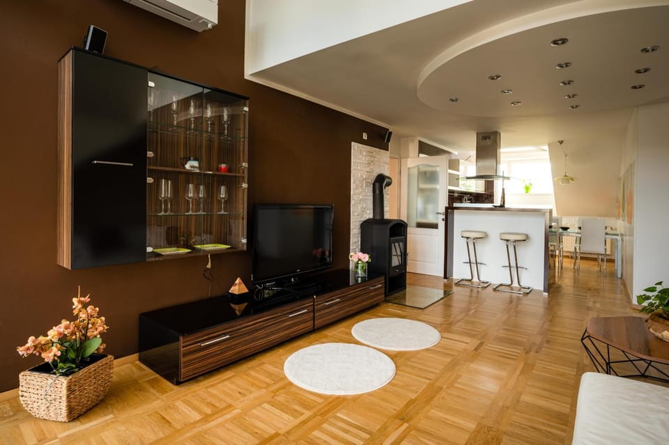 Communal lounge/ TV room, TV and multimedia