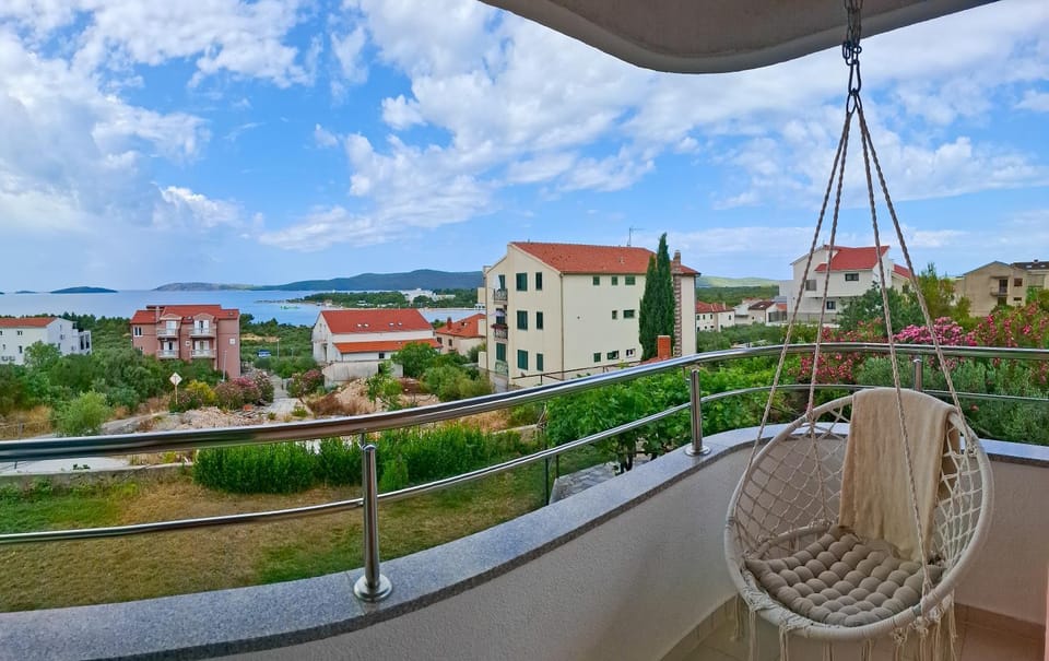 View (from property/room), Balcony/Terrace