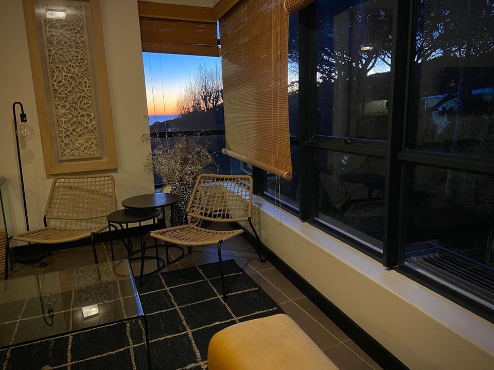 Living room, Sunset