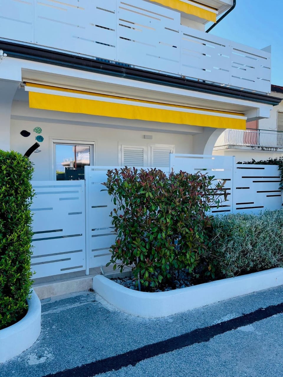 Property building, Patio, Day, soundproof