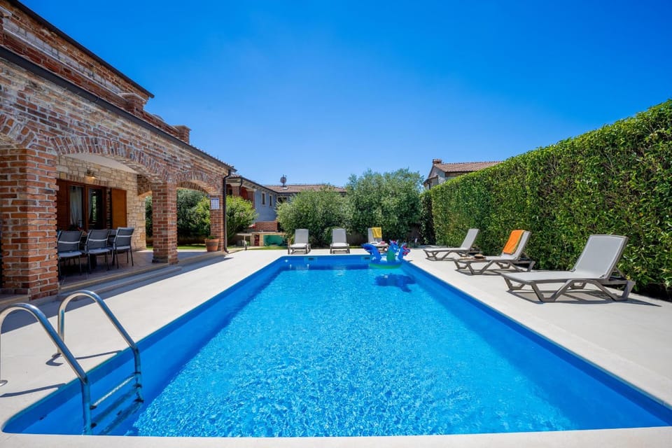 Patio, Day, Pool view, Swimming pool, sunbed