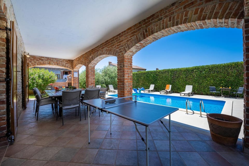 Patio, Day, Natural landscape, Table tennis, View (from property/room), Balcony/Terrace, Dining area, Pool view, Swimming pool, sunbed