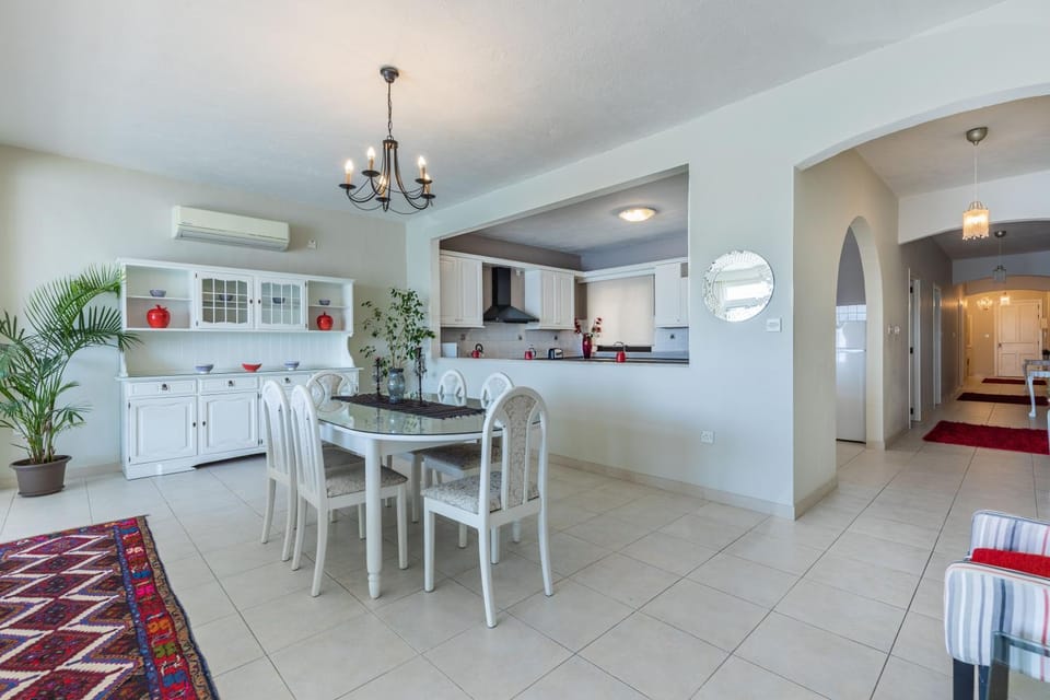 Kitchen or kitchenette, Dining area, dishwasher, minibar, pet friendly, stove