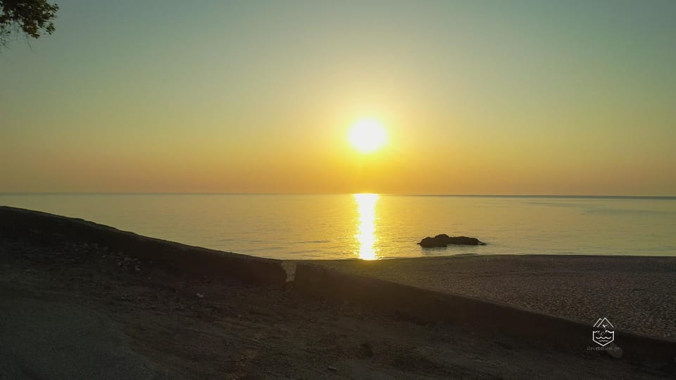 Genevieve Sea House - by the sea ....on the beach. House in Magnesia Prefecture, Greece