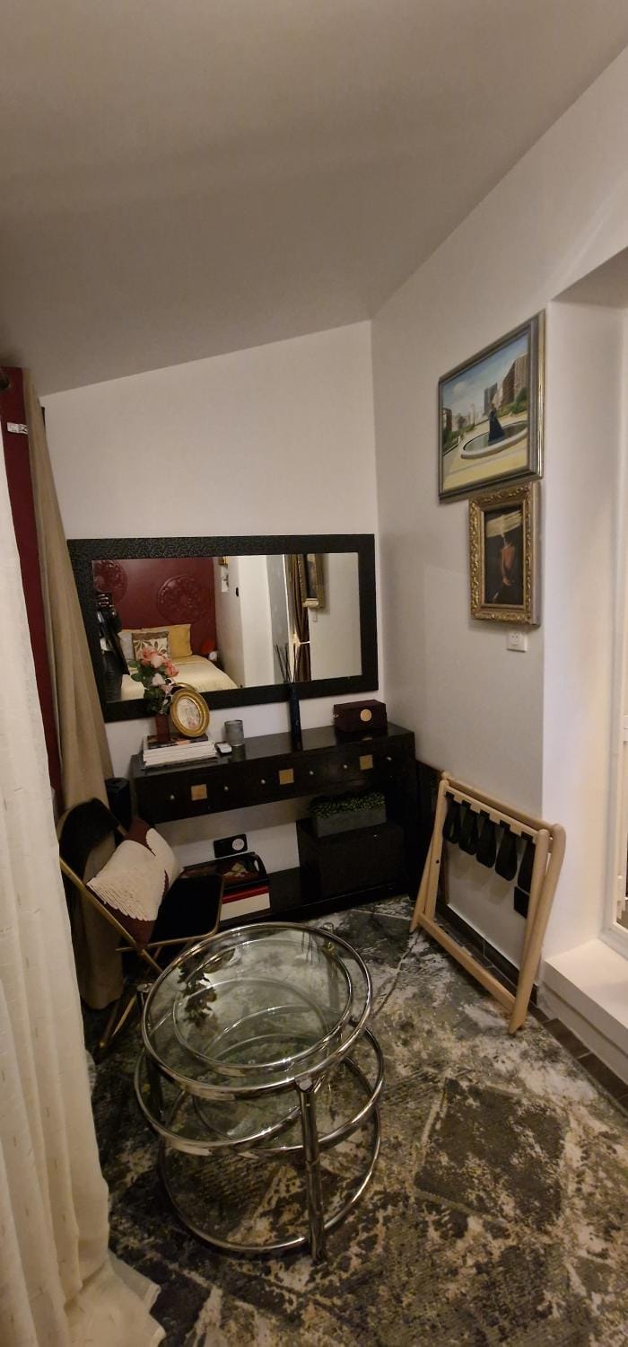 Avenue Champs Elysées - Magnifique F1/F2 Apartment in Paris