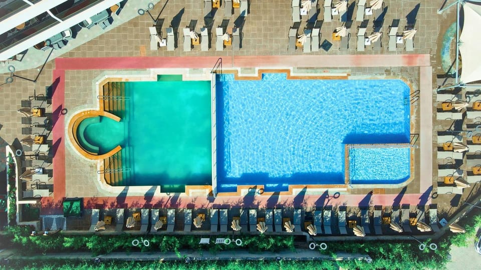 Pool view, Swimming pool