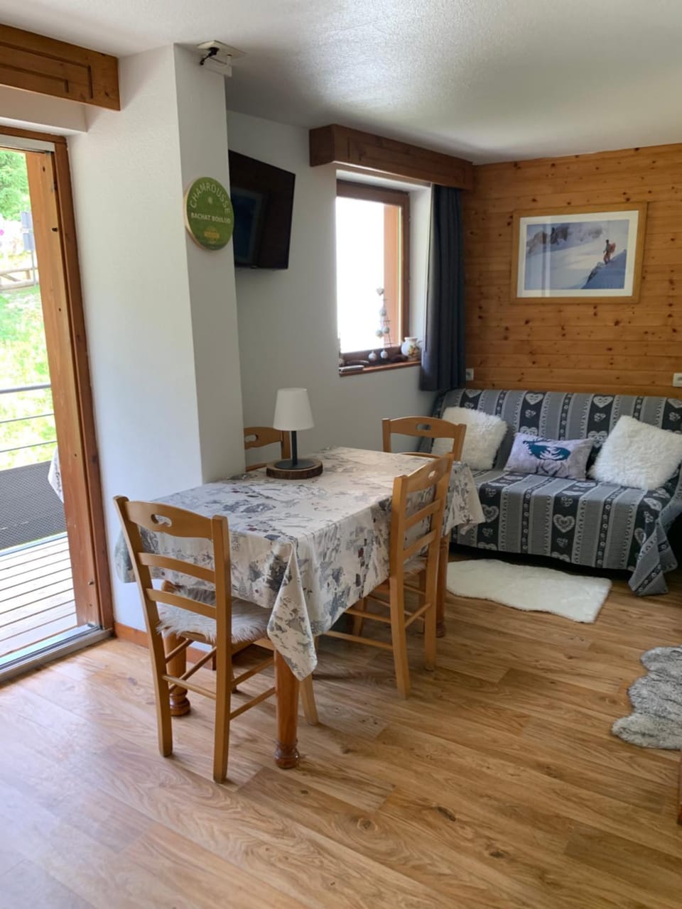 Seating area, Dining area