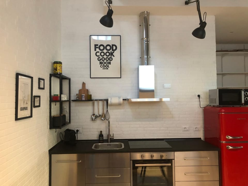 Kitchen or kitchenette, minibar, pet friendly, stove