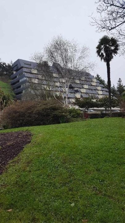 Le Cormoran, son parking privé et à 2 min de la plage du Val André à pied Apartment in Brittany