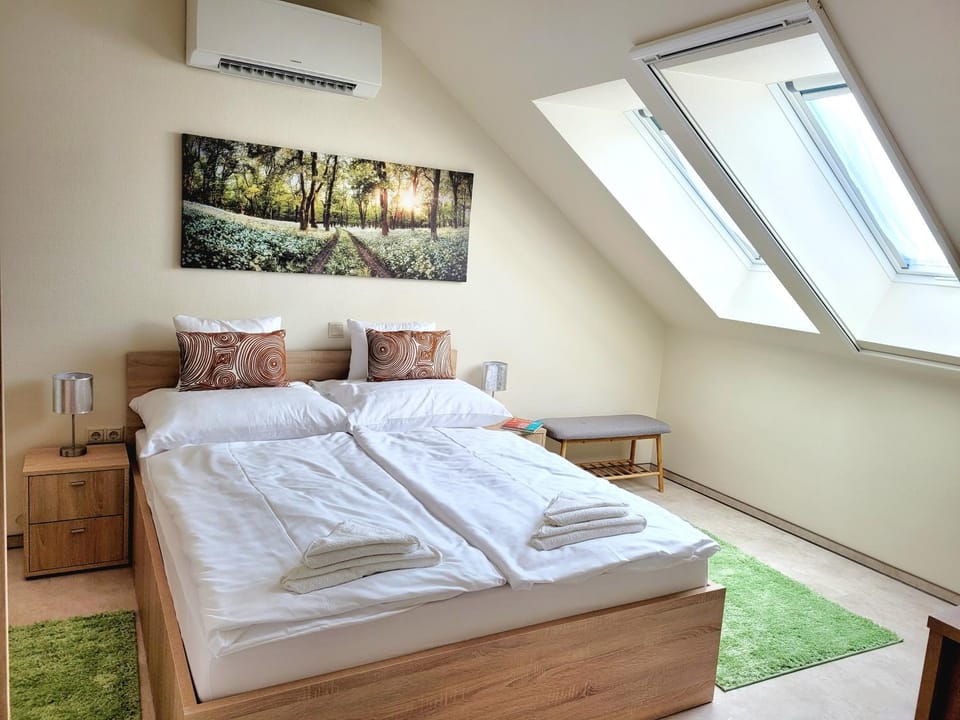 Bed, Bedroom
