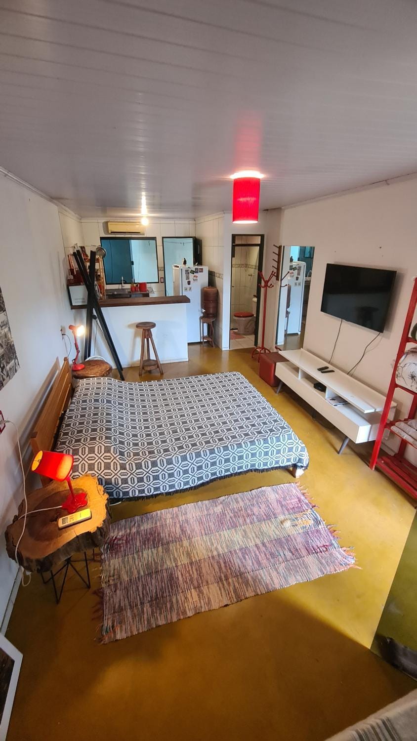 Bed, TV and multimedia, Photo of the whole room, Bedroom
