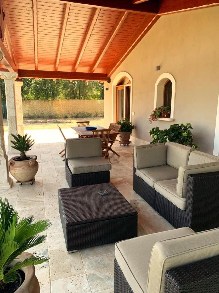 Corte dei Mirti, Appartamento indipendente con ampia veranda Apartment in Sardinia