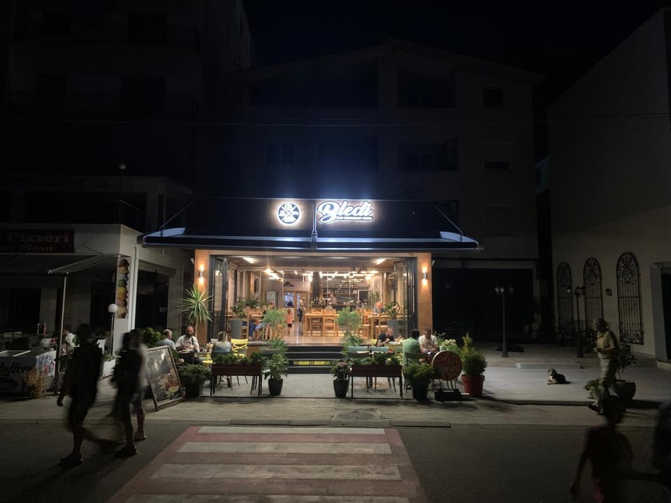 Restaurant/places to eat