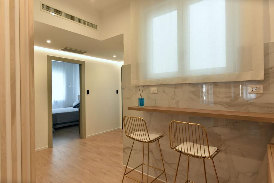 Facade/entrance, Internal: Not applicable to any particular room