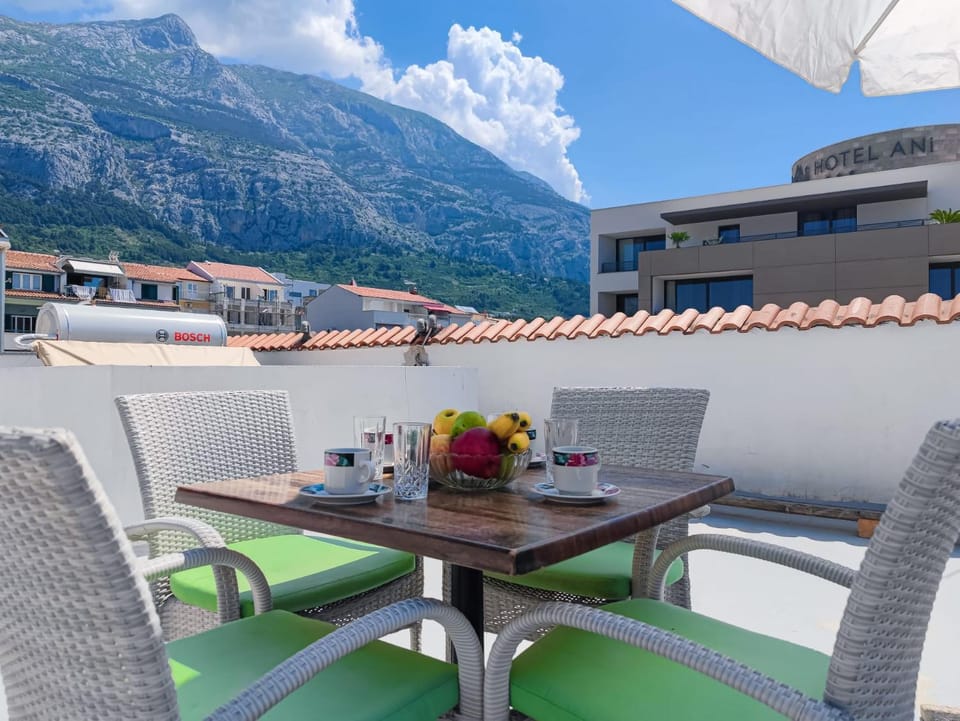 Balcony/Terrace, Mountain view, Sunset