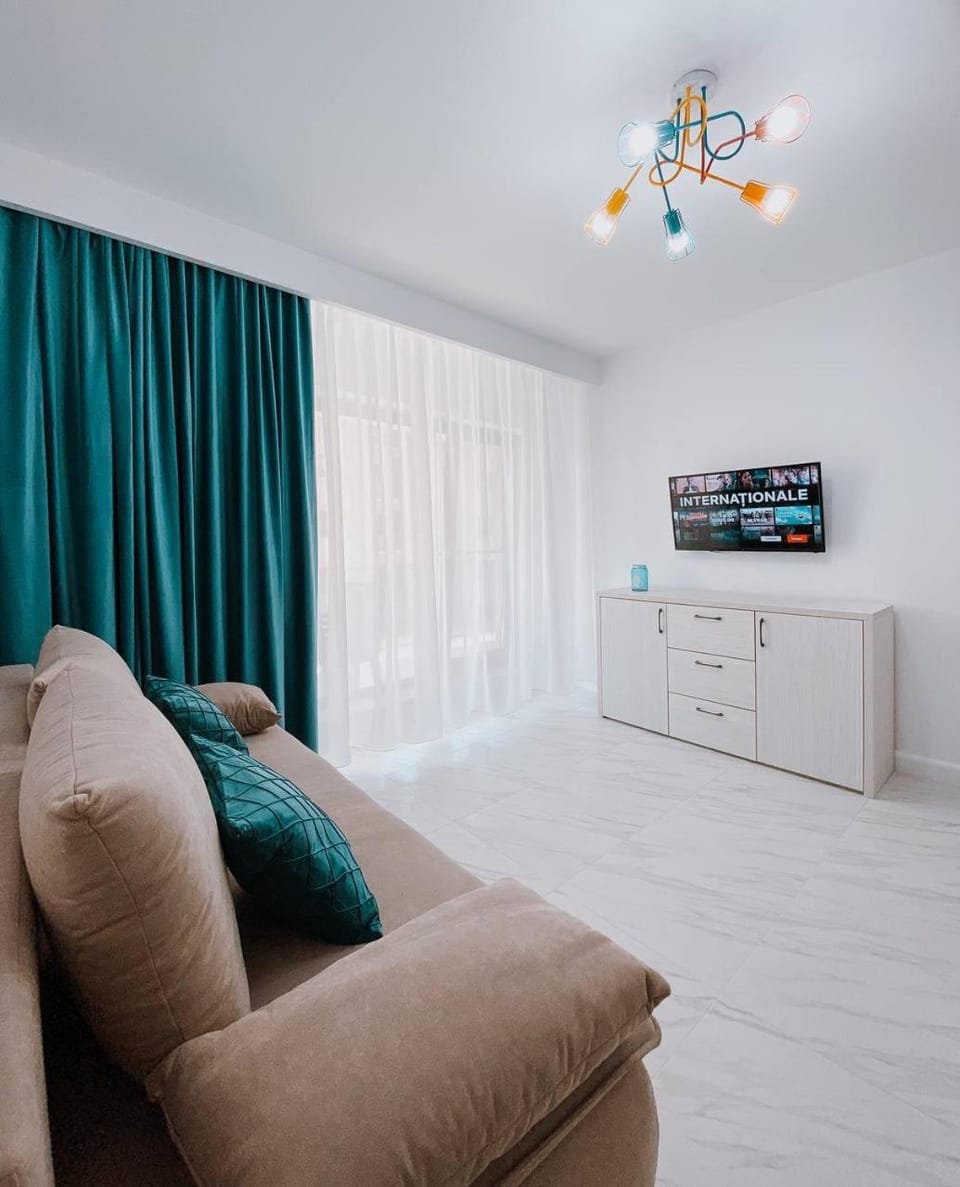 Communal lounge/ TV room, TV and multimedia, Living room, Photo of the whole room, Seating area