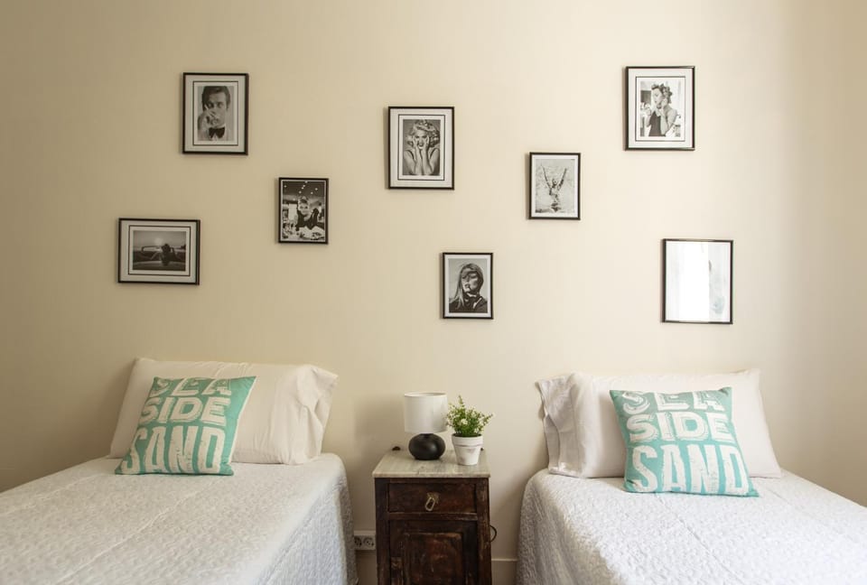 Bed, Decorative detail, Bedroom
