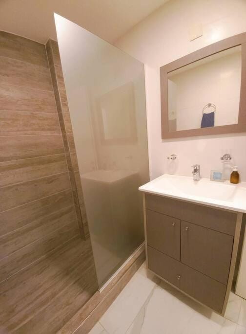 Shower, Bathroom