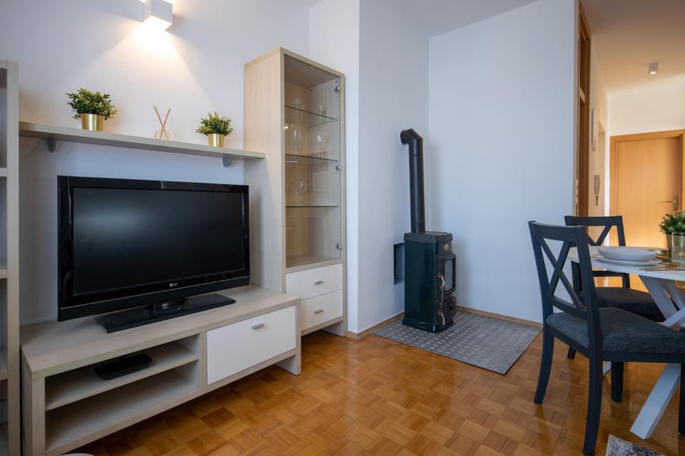 Communal lounge/ TV room, TV and multimedia