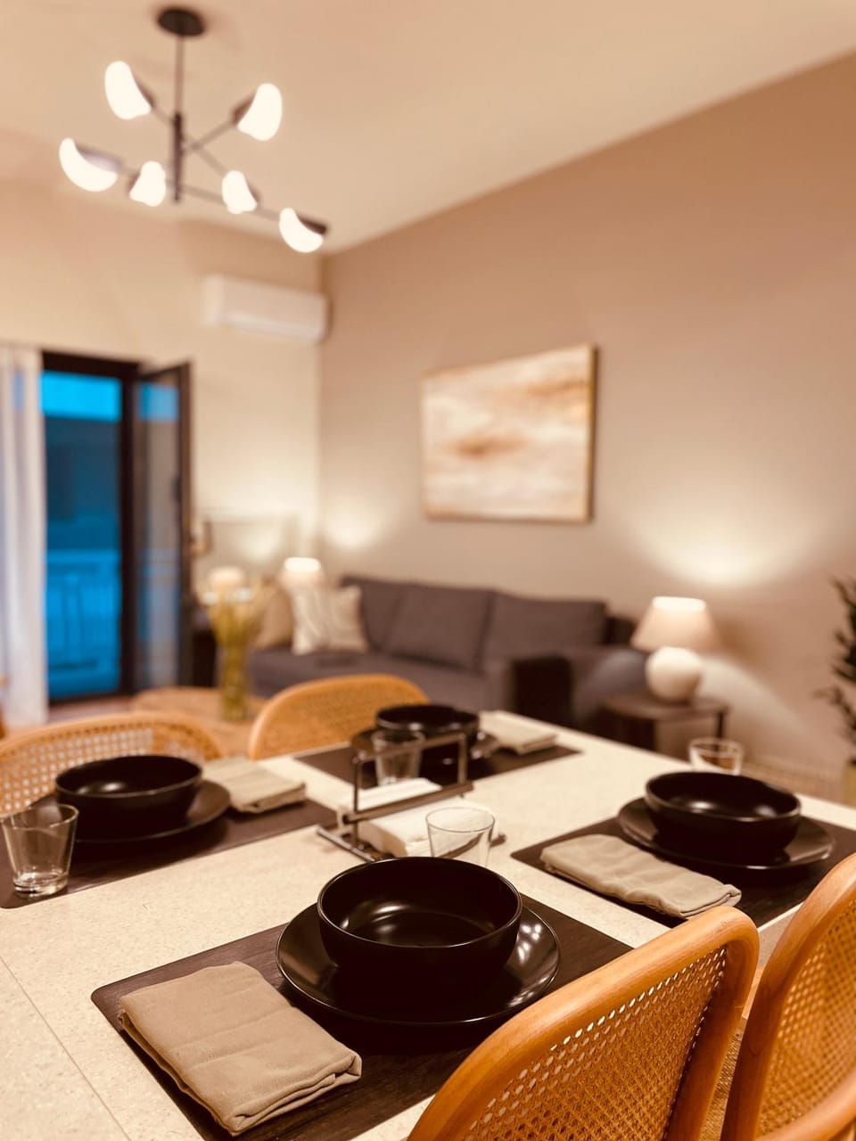 Seating area, Dining area