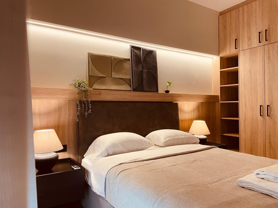 Bed, Photo of the whole room, Bedroom, towels, wardrobe