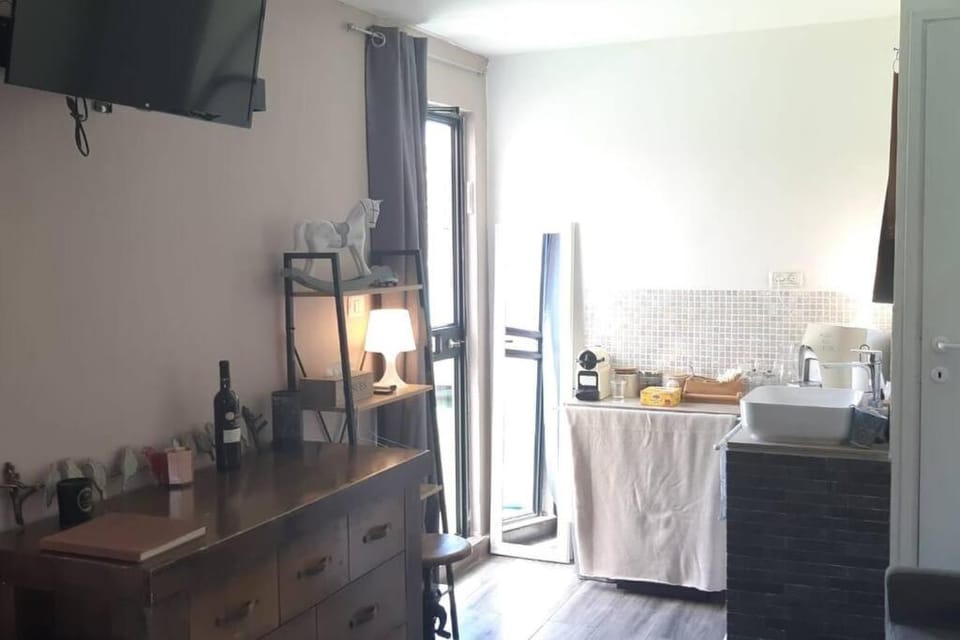 Private Swimming Pool ! דירת סטודיו קטנה עם בריכה פרטית Apartment in Jerusalem