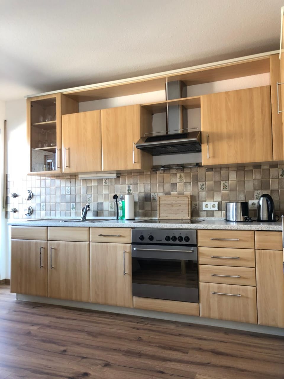 Kitchen or kitchenette, pet friendly, stove, toaster