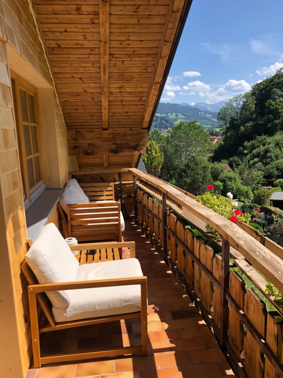 Natural landscape, View (from property/room), Balcony/Terrace, Seating area, Mountain view