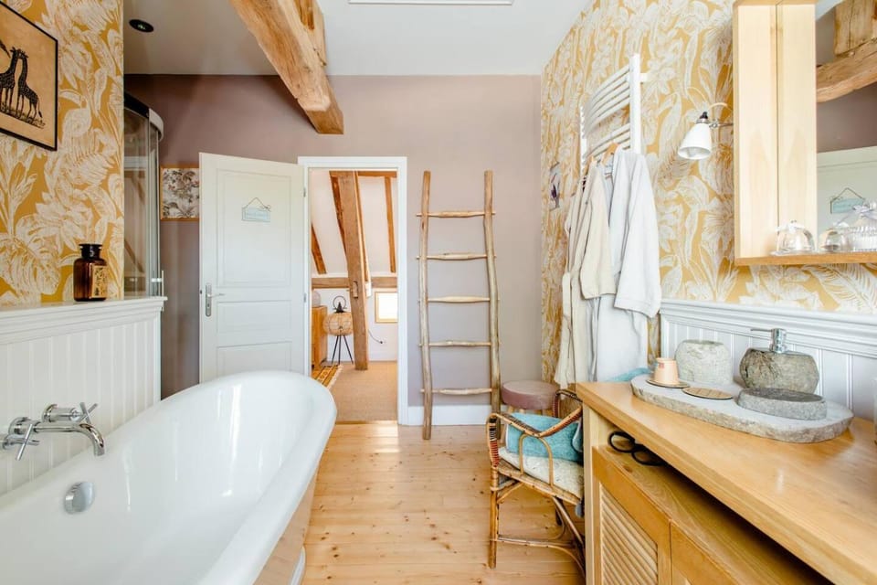 Bathroom, Bath, towels
