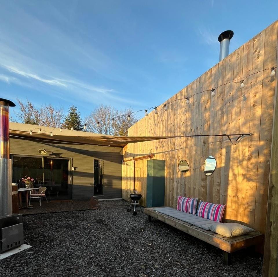 Gîte avec bain nordique dans la campagne brayonne pour 2 personnes House in Normandy