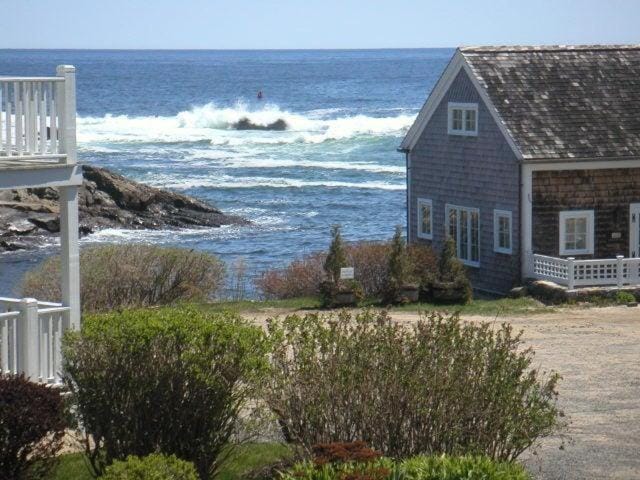 Perkins Cove Gem House in Perkins Cove
