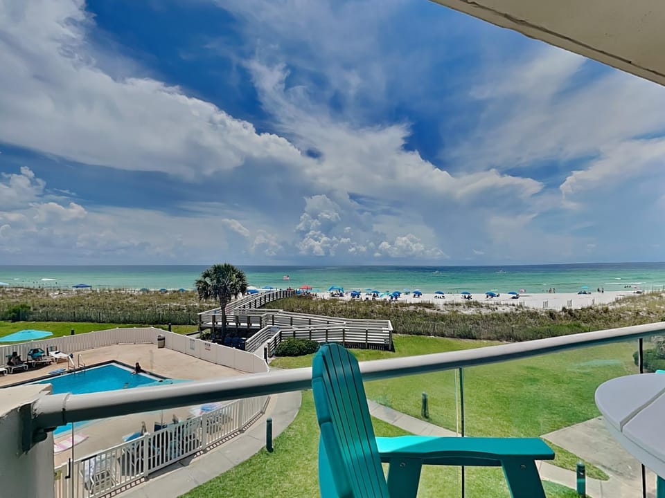 Garden, Balcony/Terrace, Beach, Pool view, Sea view, Swimming pool
