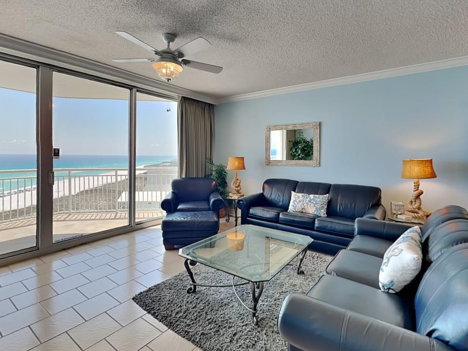 View (from property/room), Balcony/Terrace, Living room, Seating area, Sea view, furniture