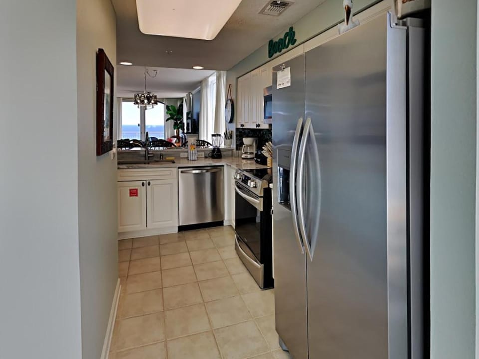 Kitchen or kitchenette, Sea view, dishwasher, microwave, oven, stove, kitchen