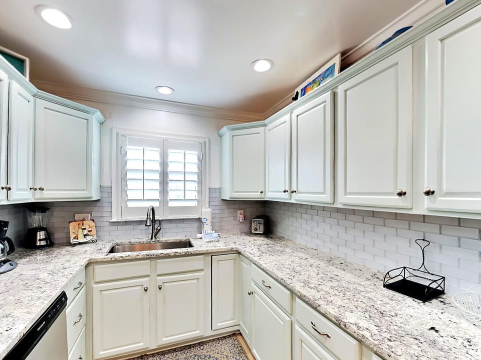 Kitchen or kitchenette, kitchen