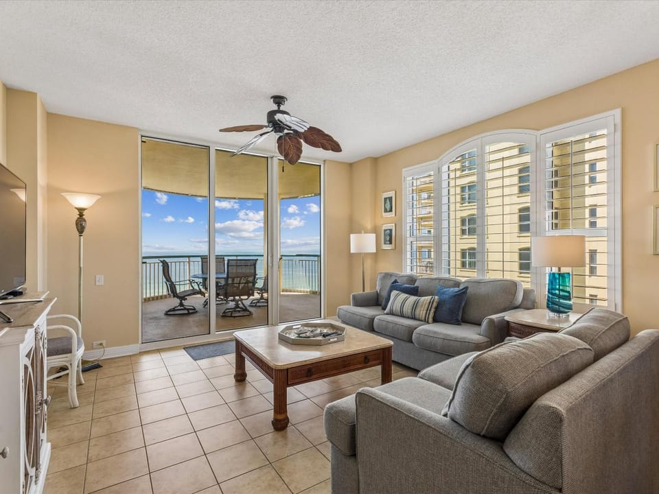 View (from property/room), Balcony/Terrace, Living room, Seating area, Sea view, furniture