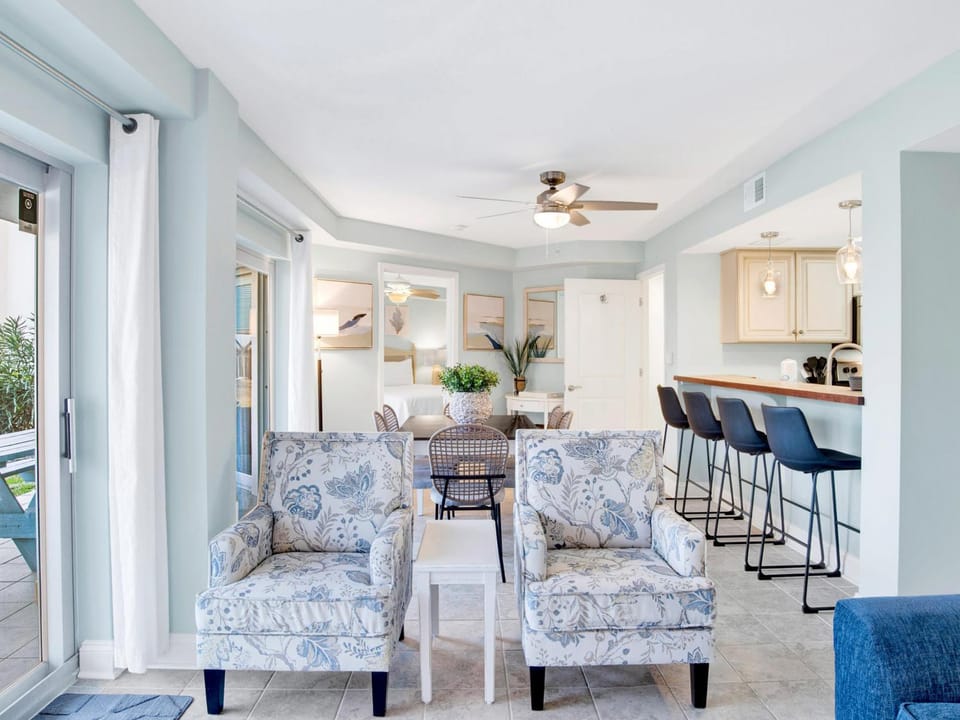 Kitchen or kitchenette, Living room, Seating area, Dining area, furniture