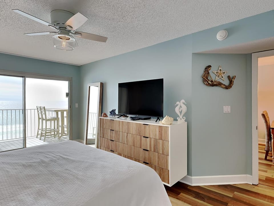 Bed, TV and multimedia, Balcony/Terrace, Bedroom, Sea view, furniture
