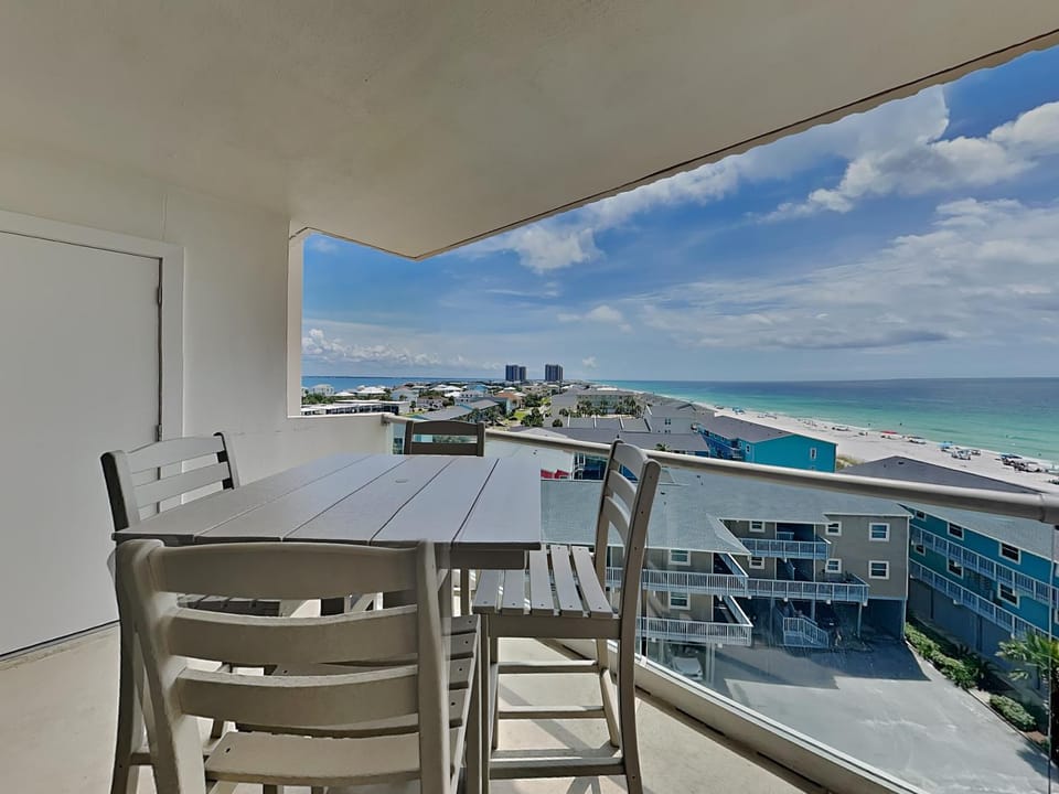 Neighbourhood, Balcony/Terrace, Beach, City view, Sea view